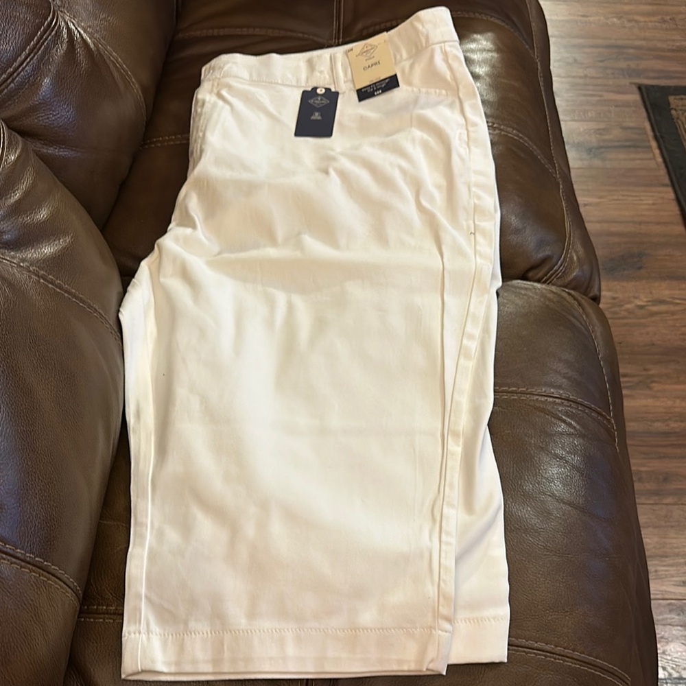 St. John's Bay White Capris